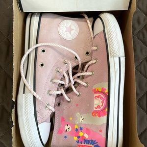 Converse pink